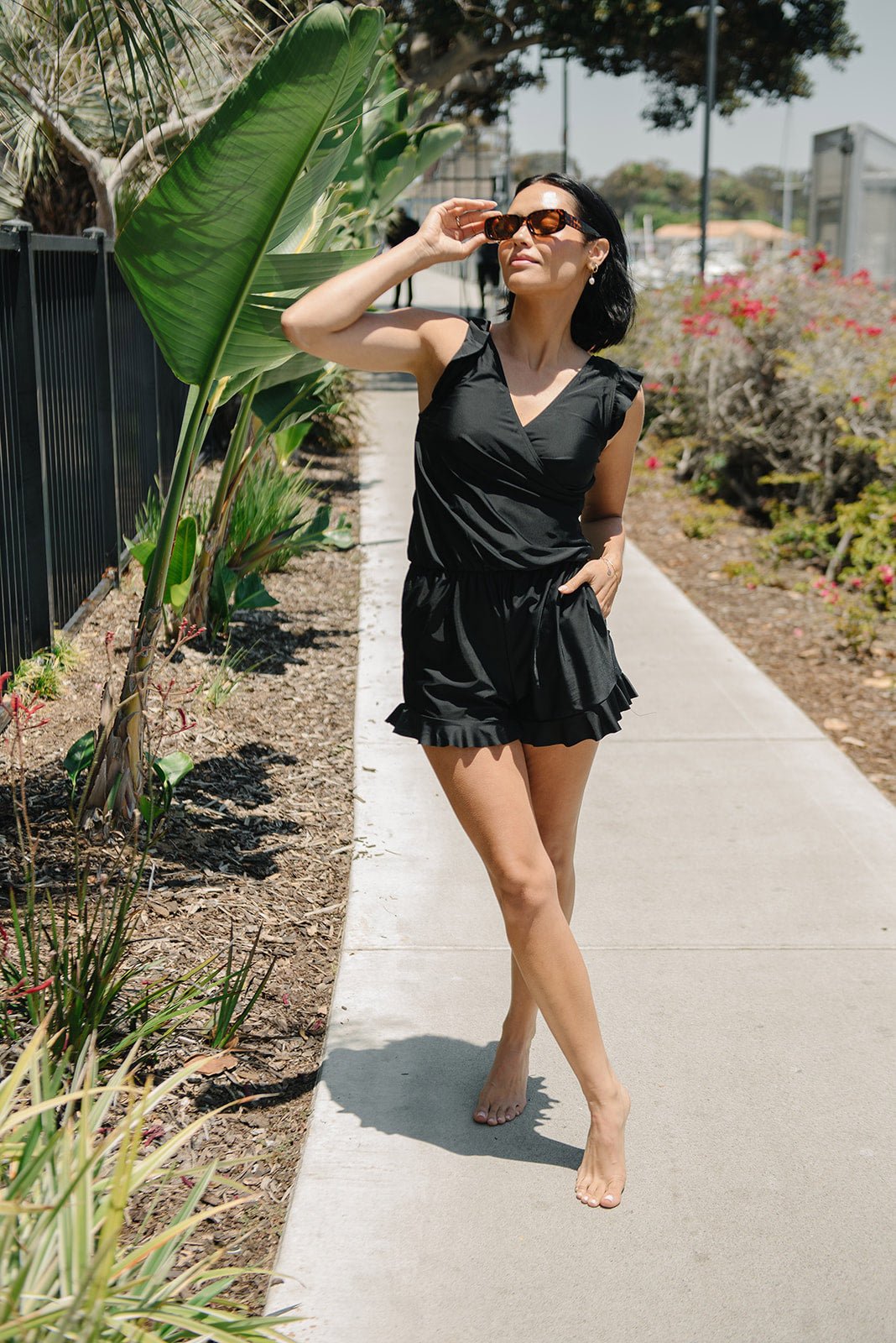 Figurformender Badeanzug-Overall mit integrierter Shorts für Damen – Bequem für Strand & Freizeit