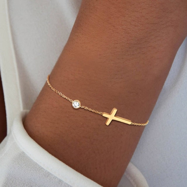 Feines Armband mit Kreuz-Anhänger & Zirkonia – Eleganter Schmuck für Damen