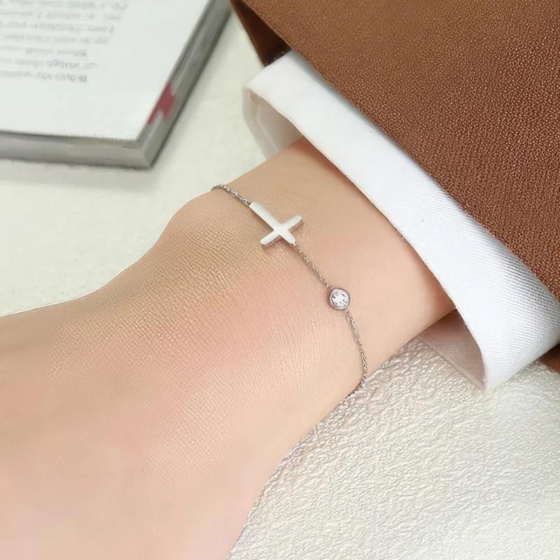 Feines Armband mit Kreuz-Anhänger & Zirkonia – Eleganter Schmuck für Damen