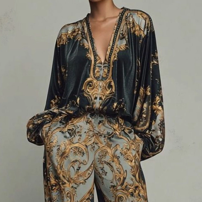 Bélisande - Lässiges Ensemble mit Retro-Barockdruck und tiefem V-Ausschnitt