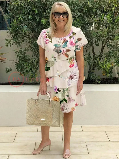 Eleganter Sommerstil für Frauen Kleid mit Floralem Muster und Femininen Volants für Leichte Tage