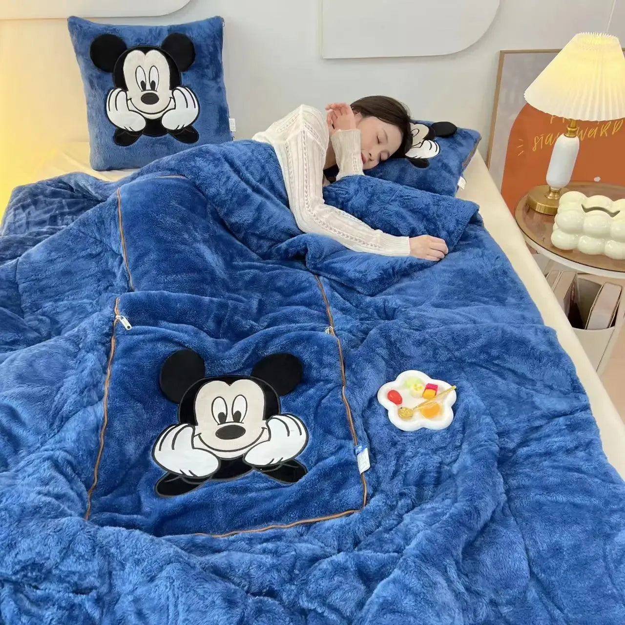 CozyCush : Verwandeln Sie Ihren Komfort mit unserem Decken- und Kissen-Set