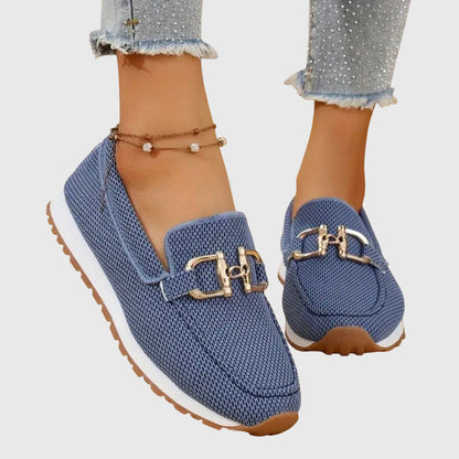 Bequeme Slip-On Loafer Schuhe für Frauen mit leichtem Design und goldener Schnalle