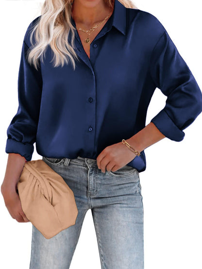 Amélina - Legere Bluse aus Farbensatin mit Knopfleiste und langen Ärmeln