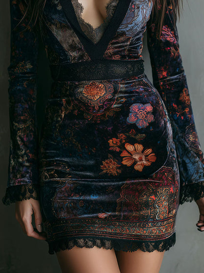 Bavelle - Mini-Kleid aus Velours mit Boho-Blumenmuster, V-Ausschnitt und Spitzenbesatz