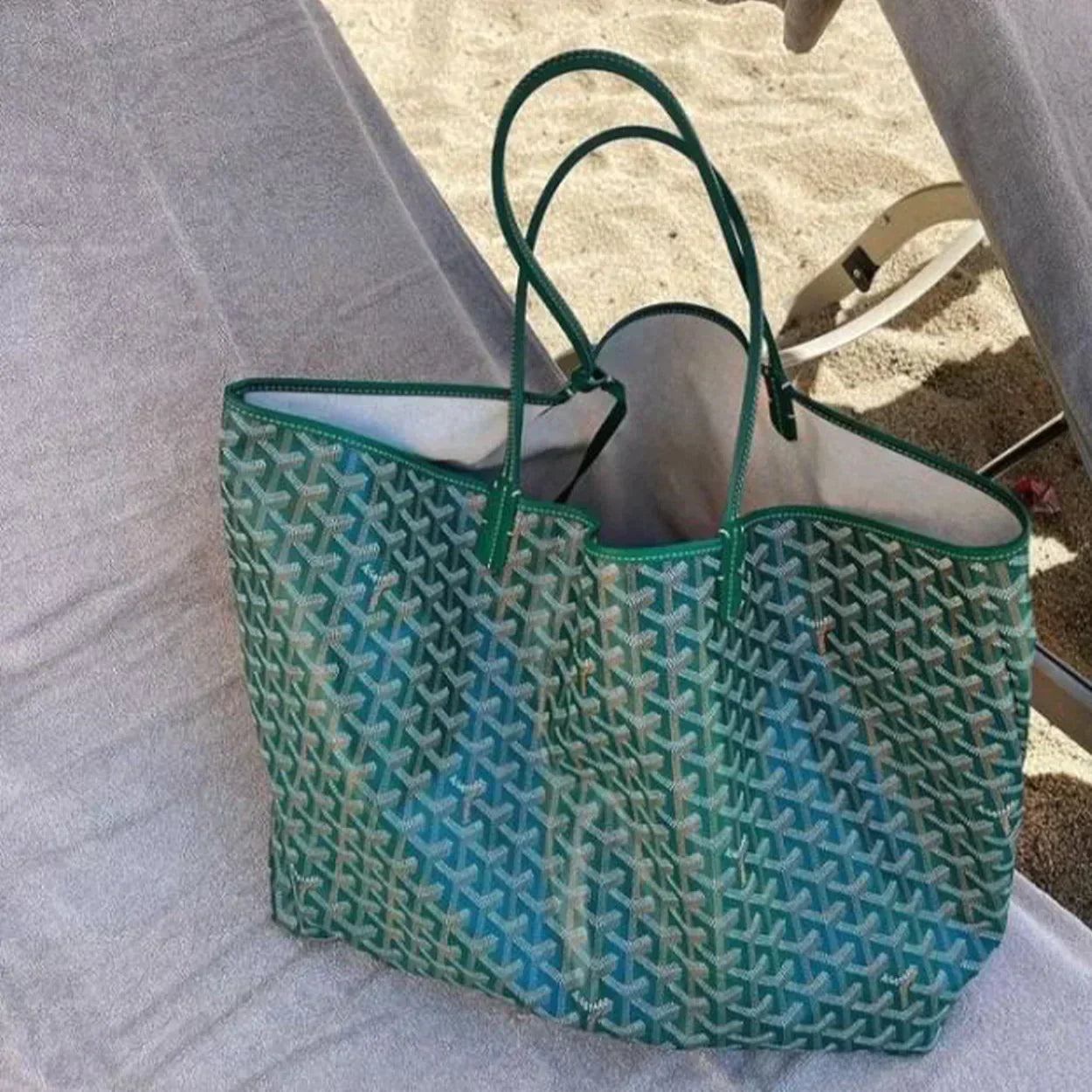 Luxelia - Zeitgemäße Tasche – Hochwertige Materialien – Perfekt für Geschäftstreffen und Abendveranstaltungen