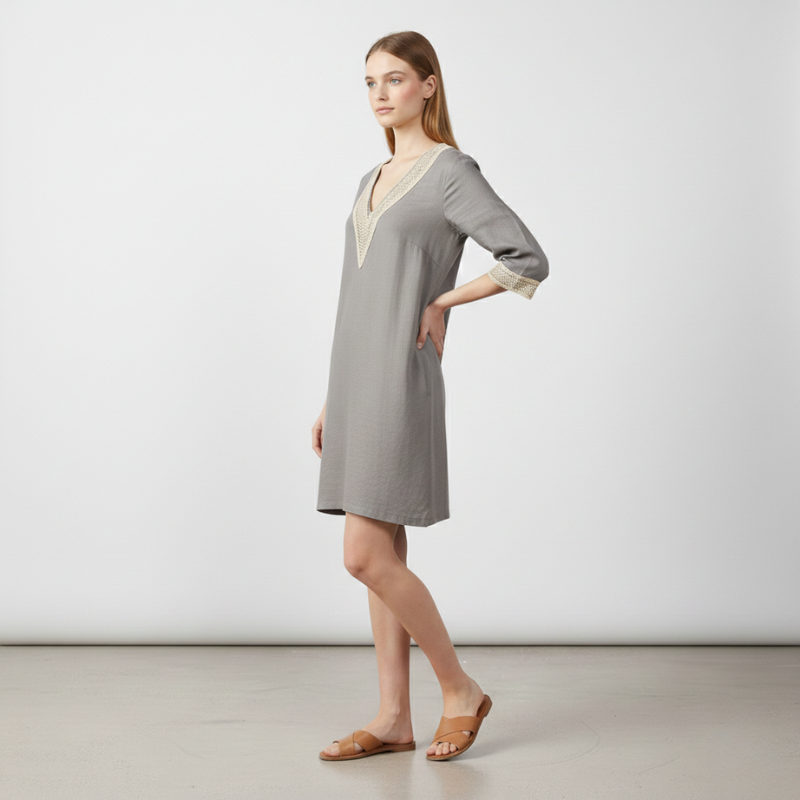 Luftiges V-Ausschnitt Leinenkleid mit Stickerei – Elegantes Sommerkleid für Damen