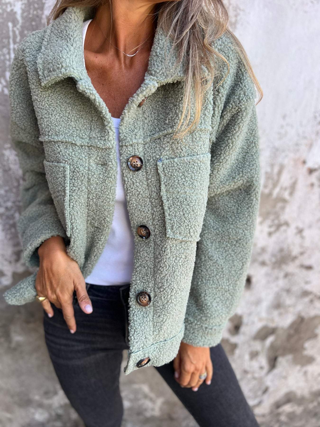 Ysaloria - Bequeme und Stylische Kurze Frühlingsjacke aus Weichem Teddy mit Knöpfen