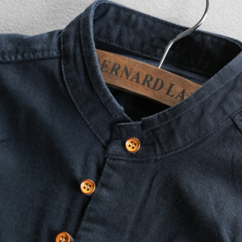 Moderner Stil für Herren Hemd mit Stehkragen und Eleganten Knopfdetails für Alltag und Freizeit
