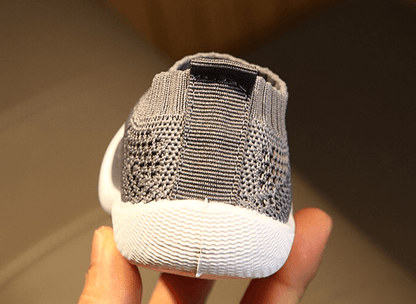 Émile - Atmungsaktive und Rutschfeste Babyschuhe