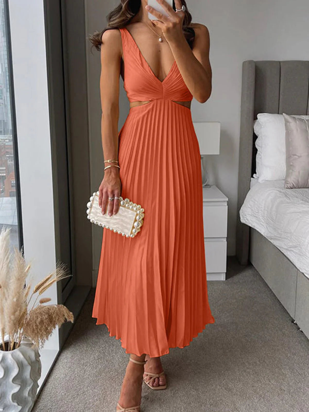 Elegantes Midi Kleid für Damen mit Plissee Rock & Taillenausschnitt – Femininer Sommer Look