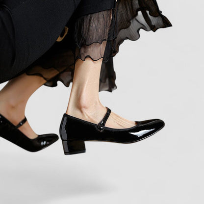 Veloursa - Elegante Orthopädische Mary Jane Schuhe für Damen, Lackiert, mit Kleinem Blockabsatz und Riemen