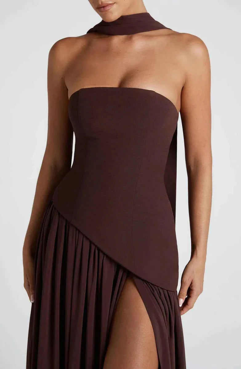 Elegantes Maxikleid für Damen – Schulterfreies Abendkleid mit Schlitz & Choker-Detail