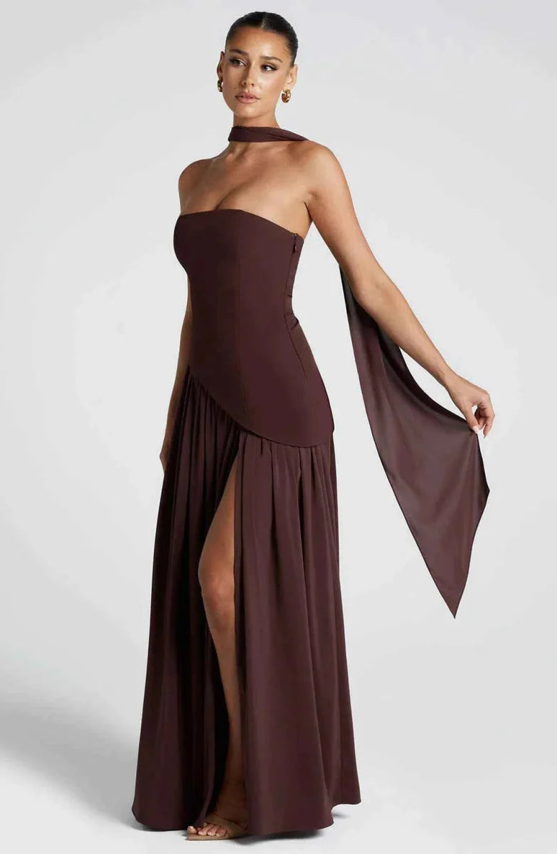 Elegantes Maxikleid für Damen – Schulterfreies Abendkleid mit Schlitz & Choker-Detail
