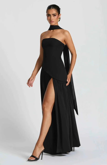Elegantes Maxikleid für Damen – Schulterfreies Abendkleid mit Schlitz & Choker-Detail