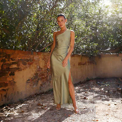 Elegantes One-Shoulder Satin Maxi Kleid für Damen – Figurbetontes Abendkleid mit Beinschlitz