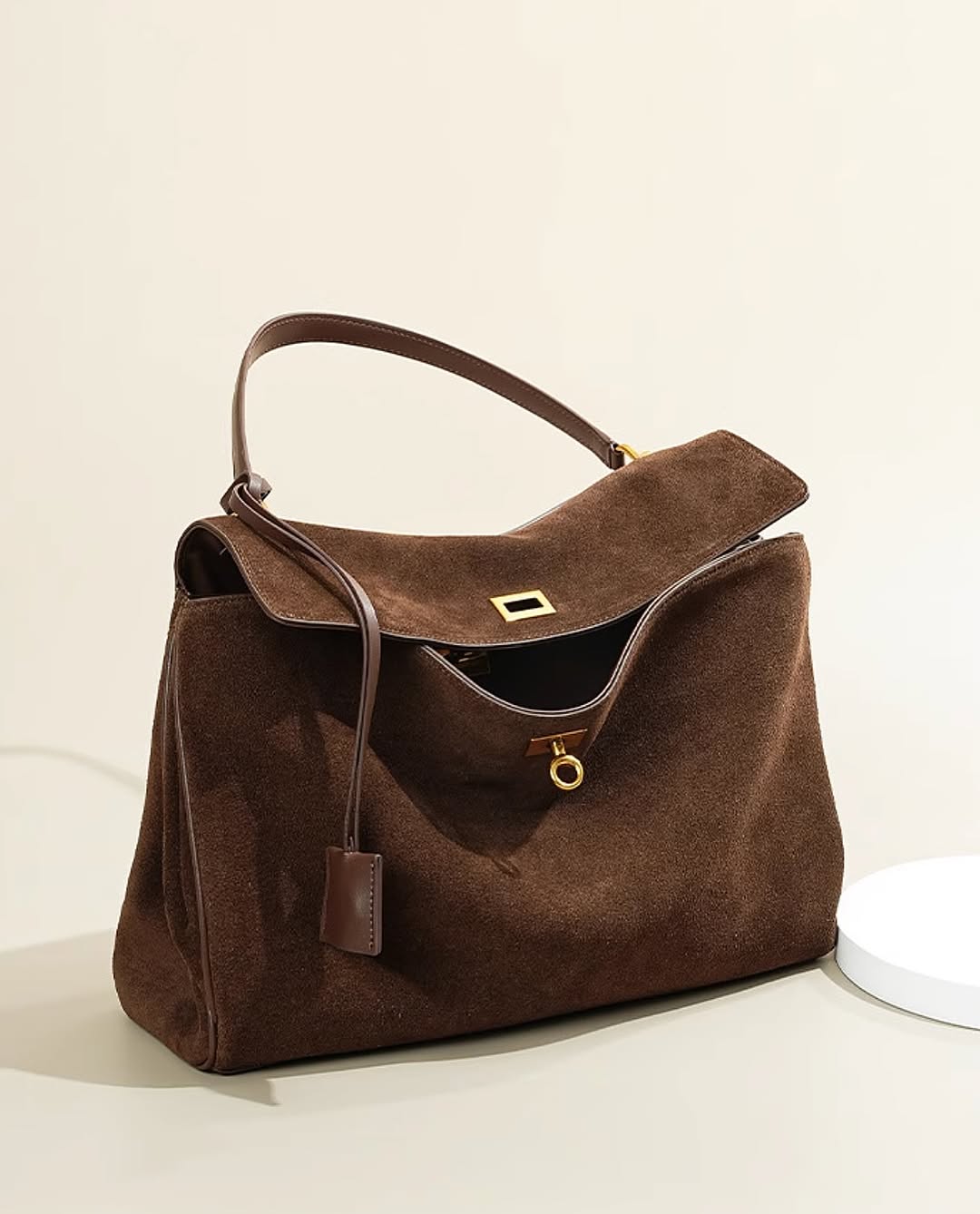 Elegante Schultertasche aus Leder mit Magnetverschluss – Zeitlose Hobo Bag für Damen