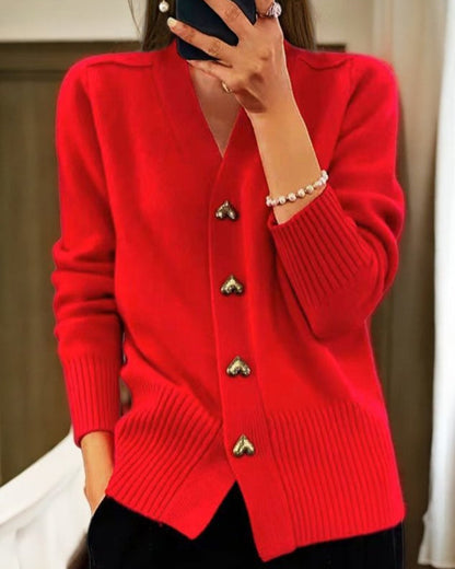 Moderne Damen Strickjacke mit Herzknöpfen Weicher Cardigan für Herbst und Winter