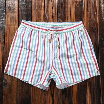 Gestreifte Badehose für Herren – Schnelltrocknende Swim Shorts im modernen Sommer Look