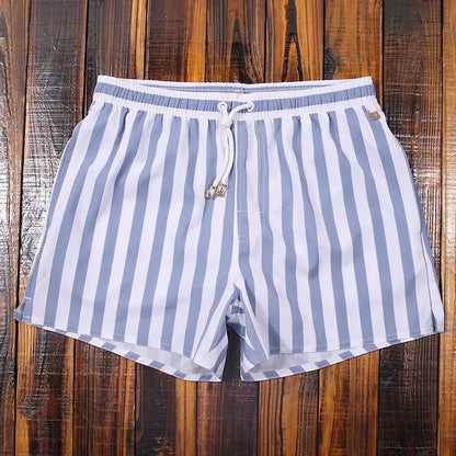 Gestreifte Badehose für Herren – Schnelltrocknende Swim Shorts im modernen Sommer Look